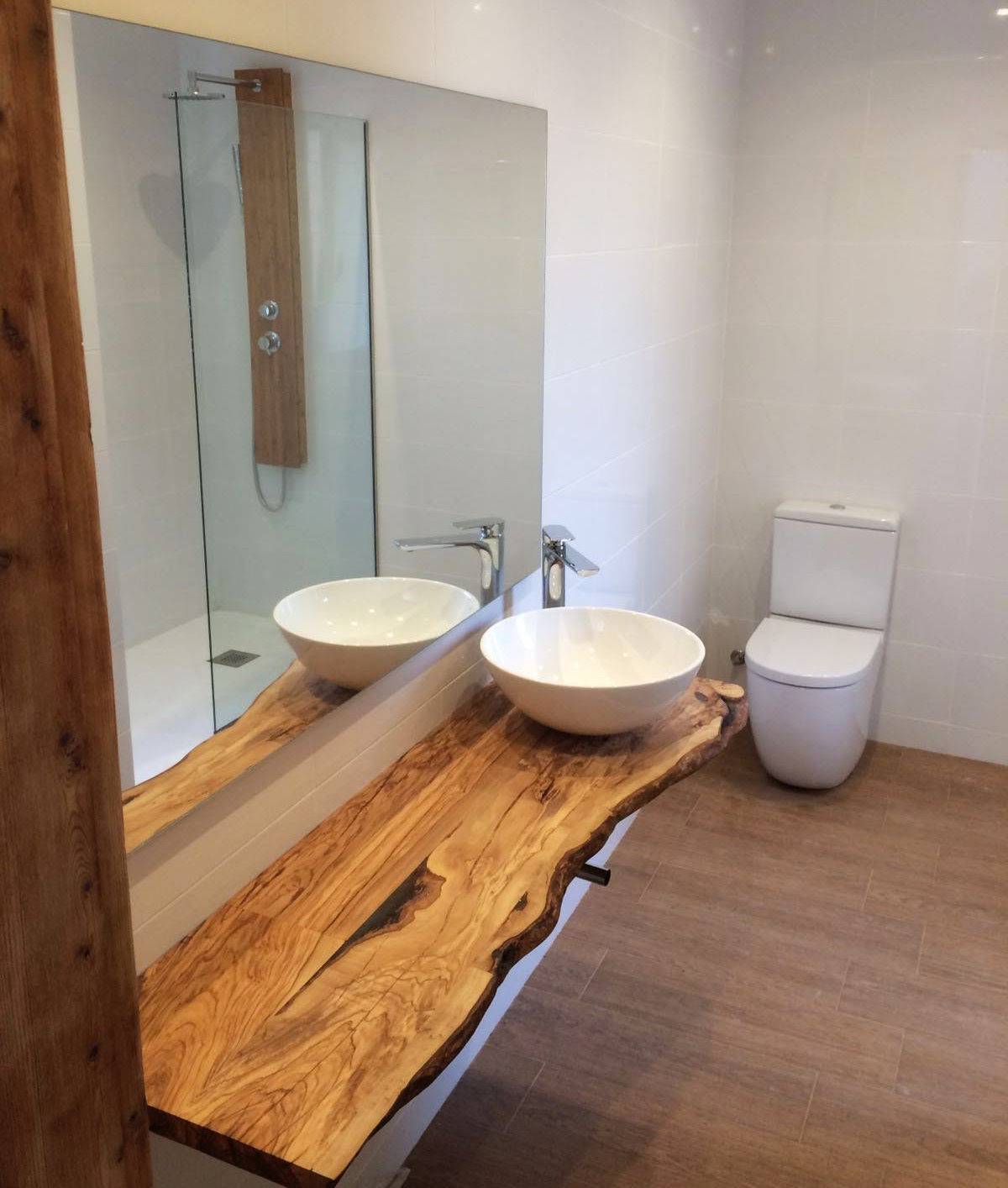 encimera de baño de madera de olivo