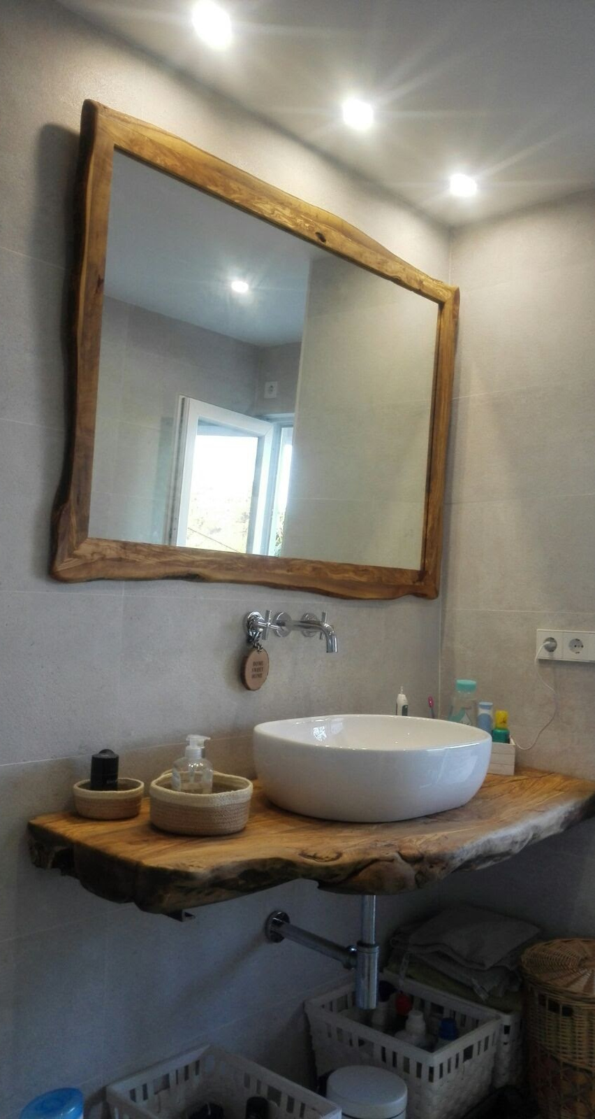 encimera de baño de madera de olivo