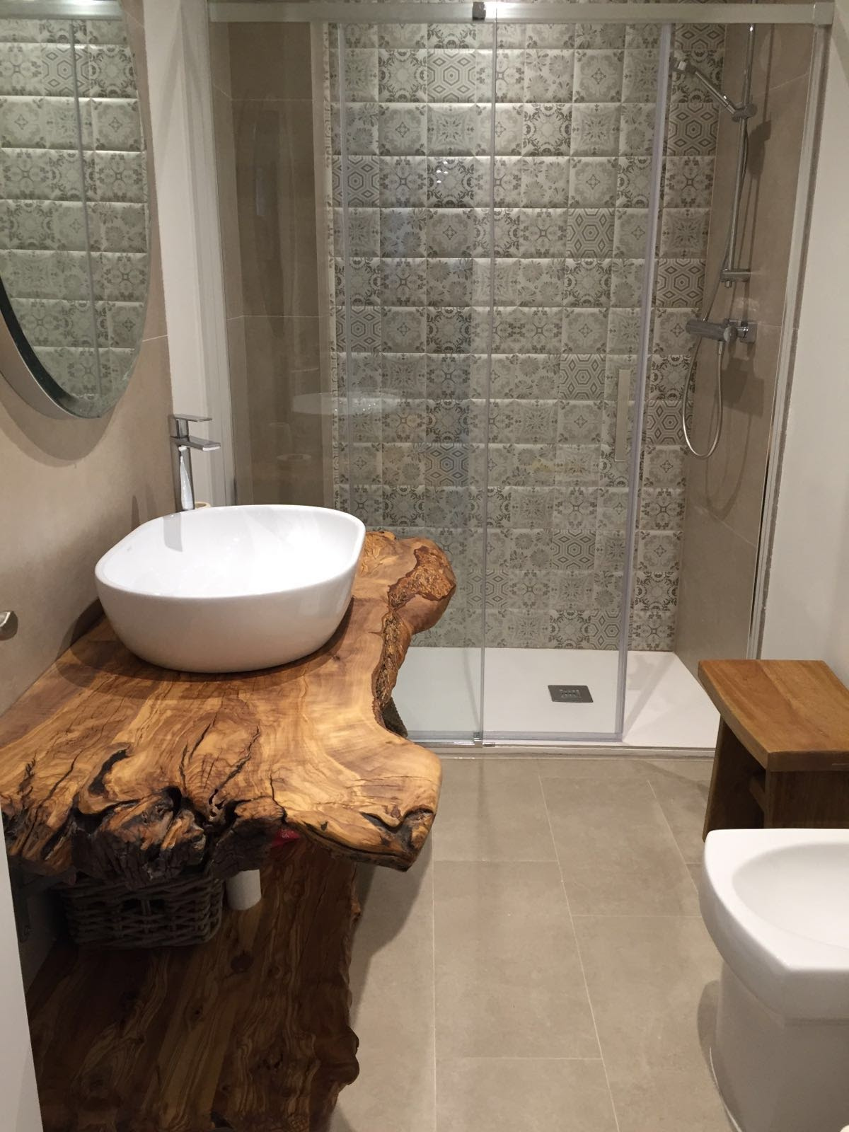 encimera de baño de madera de olivo